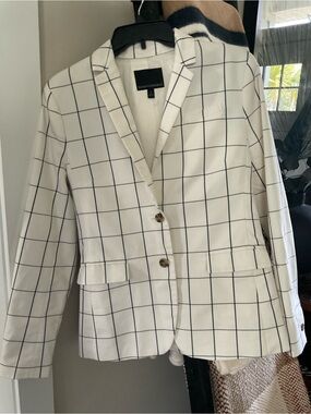 Banana Republic White Blazer with Black Windowpane pattern size 8